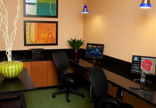 фото отеля Fairfield Inn Toledo Maumee