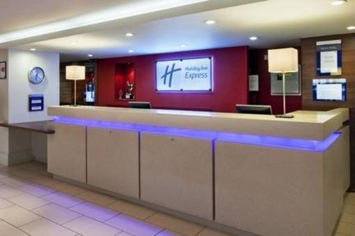 фото отеля Holiday Inn Express Northampton M1 Jct 15