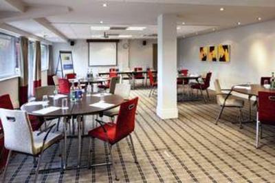 фото отеля Holiday Inn Express Northampton M1 Jct 15