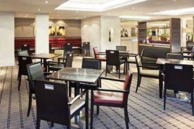 фото отеля Holiday Inn Express Northampton M1 Jct 15