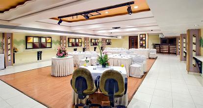 фото отеля Hotel Sarovar Portico