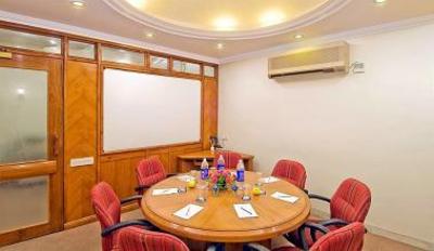 фото отеля Hotel Sarovar Portico