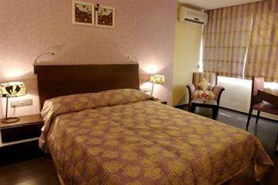 фото отеля The Shalimar Hotel Mumbai