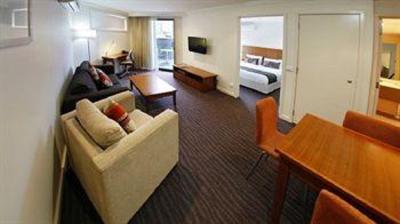 фото отеля Chifley Hotel & Apartments Geelong