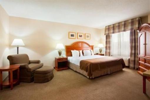 фото отеля Holiday Inn Grand Rapids - Airport