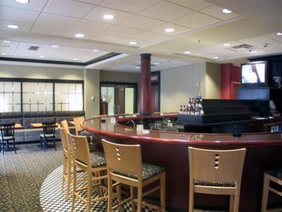 фото отеля Holiday Inn Grand Rapids - Airport