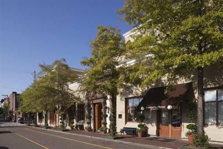 фото отеля DoubleTree by Hilton Hotel and Suites Charleston - Historic District