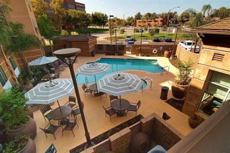 фото отеля Hilton Garden Inn San Bernardino