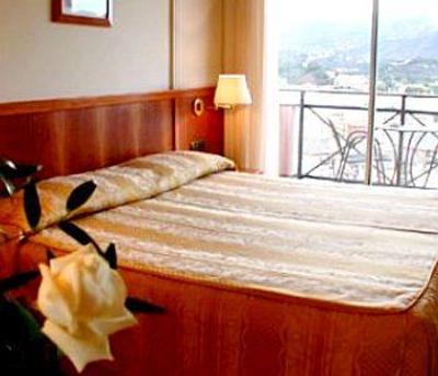 фото отеля Vis a Vis Hotel