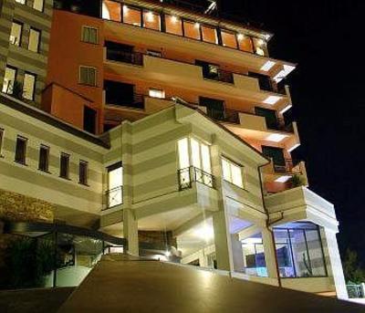 фото отеля Vis a Vis Hotel