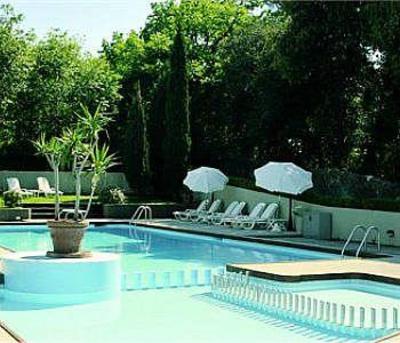 фото отеля Vis a Vis Hotel