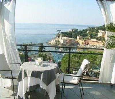 фото отеля Vis a Vis Hotel