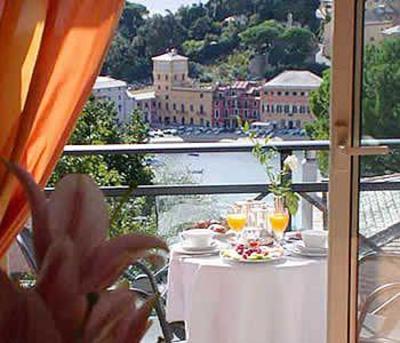 фото отеля Vis a Vis Hotel
