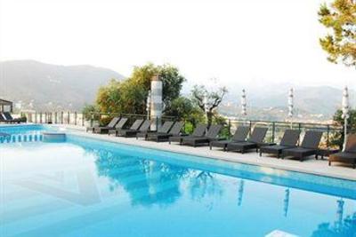 фото отеля Vis a Vis Hotel