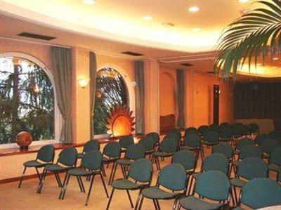 фото отеля Vis a Vis Hotel