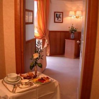 фото отеля Vis a Vis Hotel