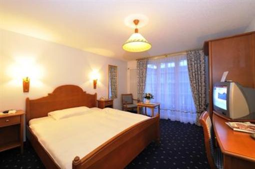 фото отеля Hotel Chesa Valese