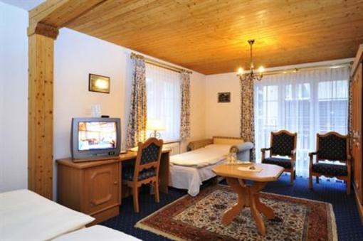 фото отеля Hotel Chesa Valese
