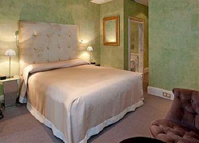 фото отеля Le Place d'Armes Hotel