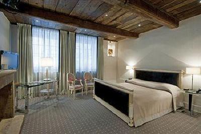 фото отеля Le Place d'Armes Hotel
