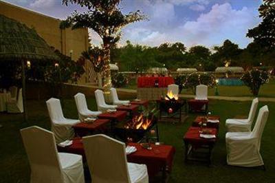 фото отеля Hotel Clarks Khajuraho