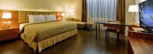 фото отеля The Arowana Hotel