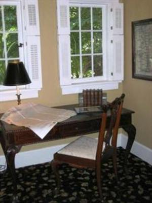фото отеля Sidwell Friends Bed and Breakfast