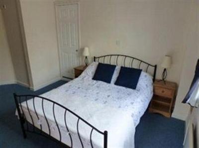 фото отеля Yeoman's Acre B&B