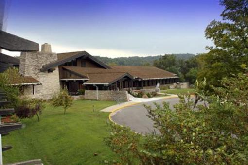 фото отеля Shawnee State Park Lodge