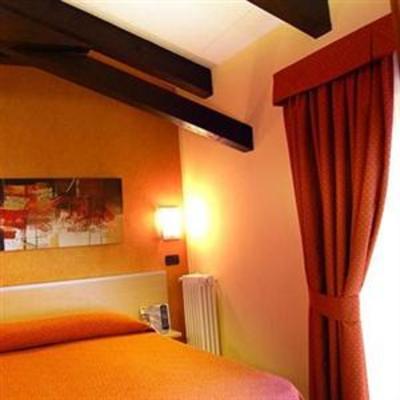 фото отеля Hotel Villa Glicini San Secondo di Pinerolo