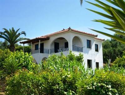 фото отеля Peroulia Beach Houses