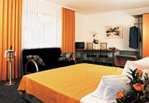 фото отеля Hotel Rebstock Mengen