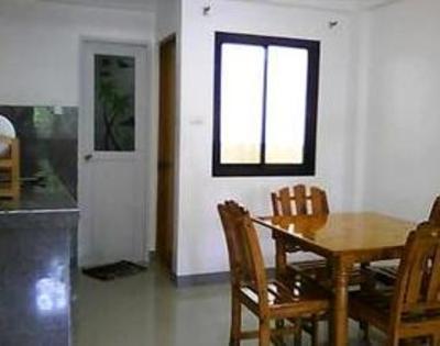 фото отеля Cherrard Apartelle