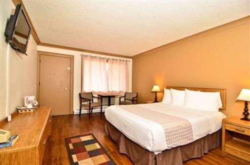 фото отеля St. Helens Village Inn