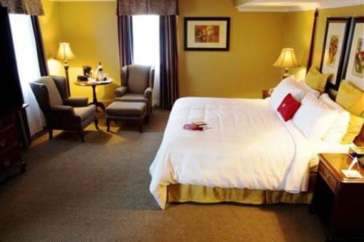 фото отеля Crowne Plaza Lord Beaverbrook Hotel