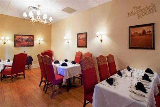 фото отеля Crowne Plaza Lord Beaverbrook Hotel