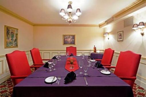 фото отеля Crowne Plaza Lord Beaverbrook Hotel