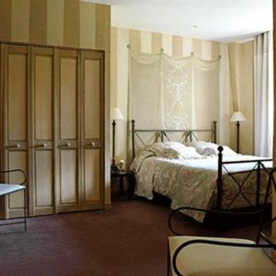 фото отеля La Villa Des Arts Savigne-l'Eveque