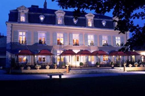 фото отеля La Villa Des Arts Savigne-l'Eveque
