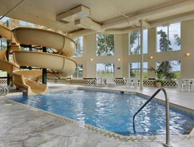 фото отеля Wingate by Wyndham Calgary