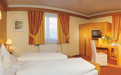 фото отеля Hotel Tirolerhof Telfs