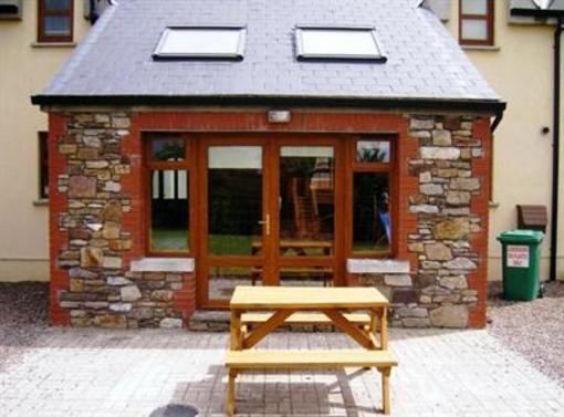 фото отеля The Paddocks Holiday Village Cottage Midleton