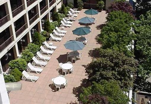 фото отеля Renaissance Vancouver Harbourside Hotel