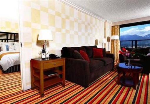 фото отеля Renaissance Vancouver Harbourside Hotel