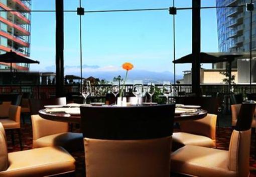фото отеля Renaissance Vancouver Harbourside Hotel