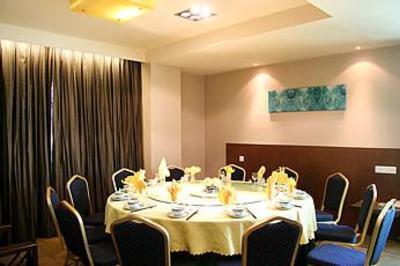 фото отеля Joy Qinjin Hotel