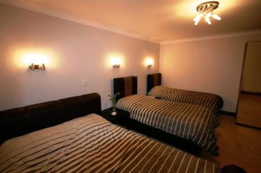 фото отеля York House Hotel Wakefield