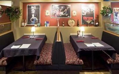 фото отеля Pacific Host Inn & Suites