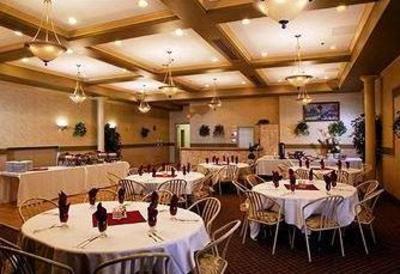 фото отеля Pacific Host Inn & Suites