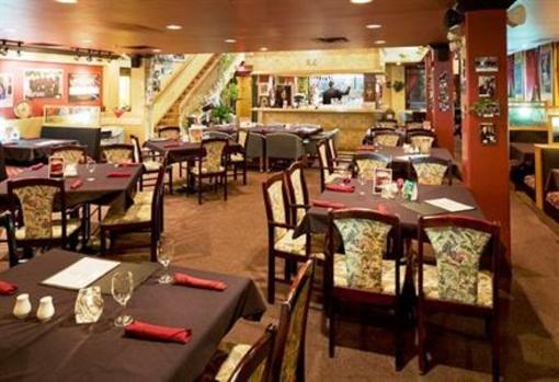 фото отеля Pacific Host Inn & Suites